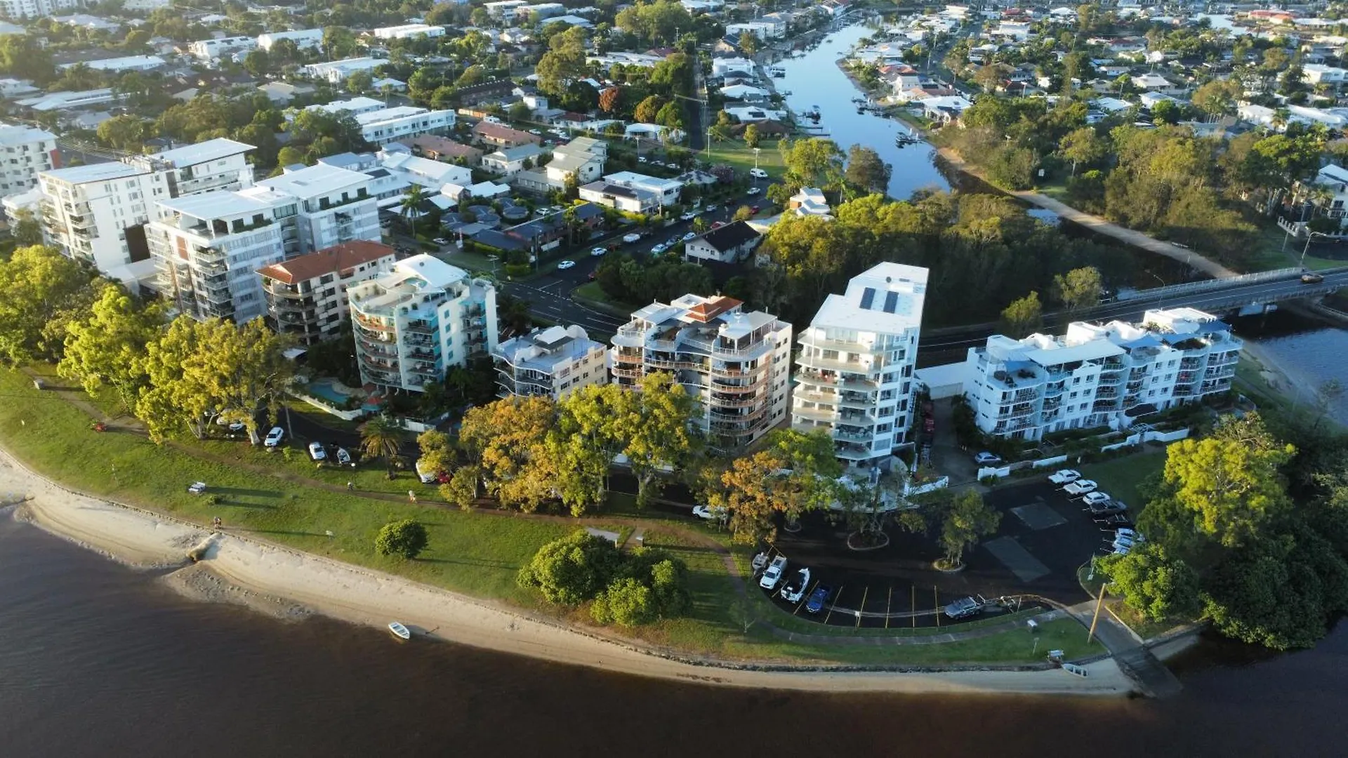 Maroochydore Riverfront 公寓